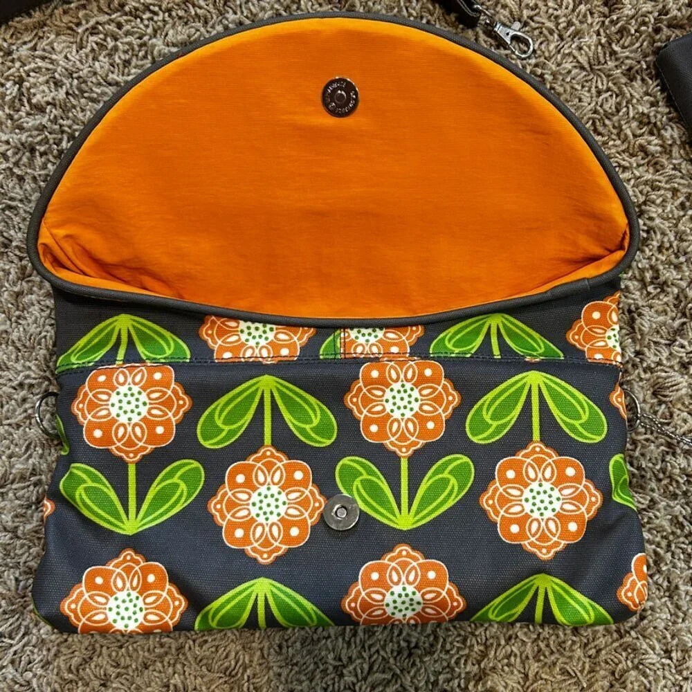 NWT Petunia Pickle Bottom Change It Up Diaper Bag Clutch in Santiago Sunset
